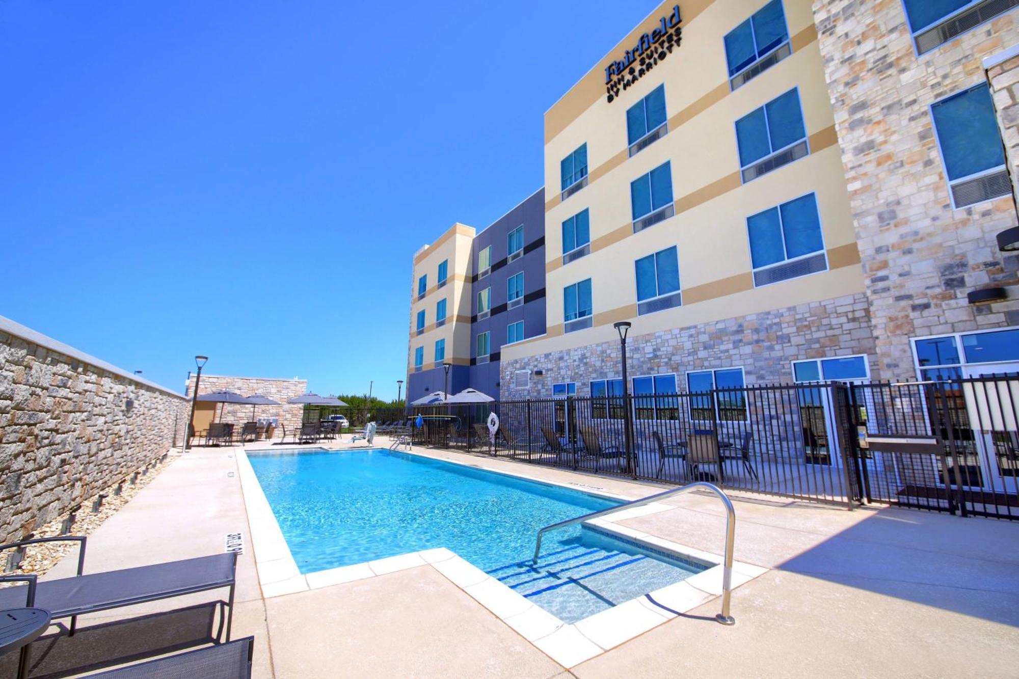 Fairfield Inn & Suites By Marriott Dallas Cedar Hill Exterior foto